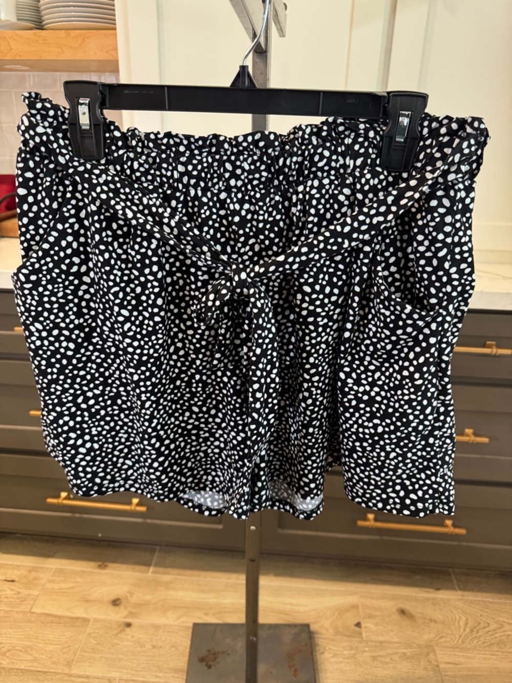 Texas True Black & White Printed Tie-Waist Athletic/Dressy Shorts - Size XL
